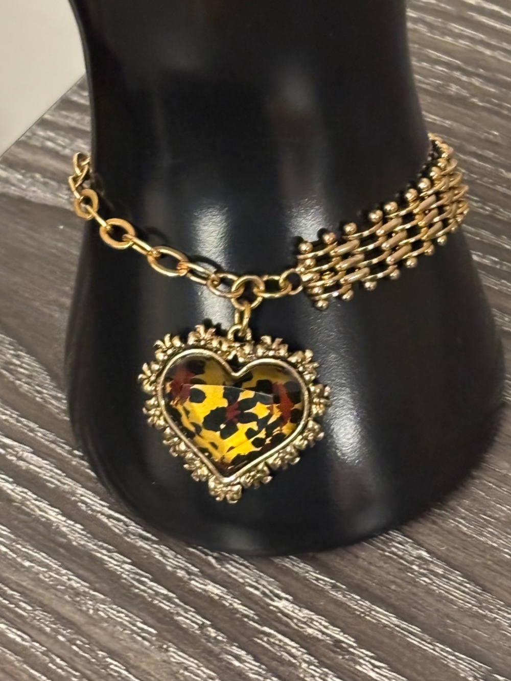 Betsey Johnson Leopard Heart Gold Tone Bracelet Mesh Bow Charm Rhinestones